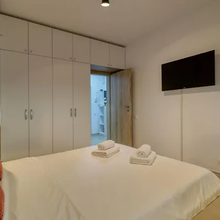 Homie - Private Parking - Self Check-in * Бухарест