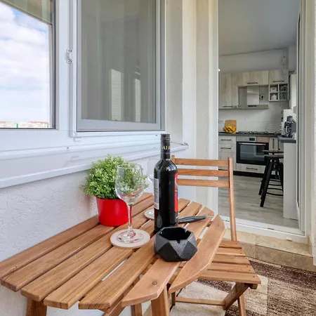 Апартаменты Homie - Private Parking - Self Check-in