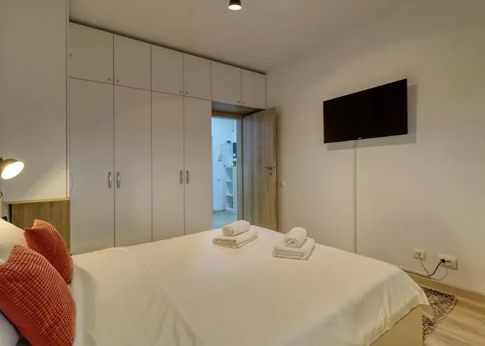 Homie - Private Parking - Self Check-in * Бухарест