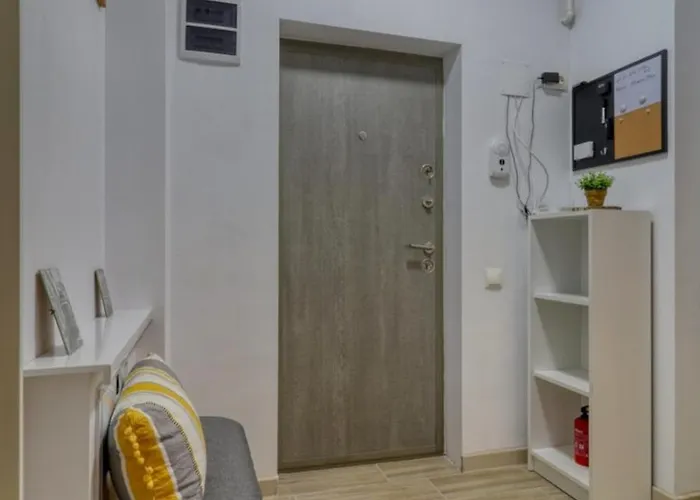 Homie - Private Parking - Self Check-in Апартаменти *